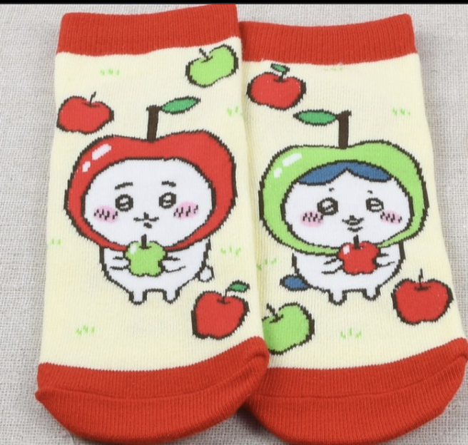 ちいかわりんごソックス